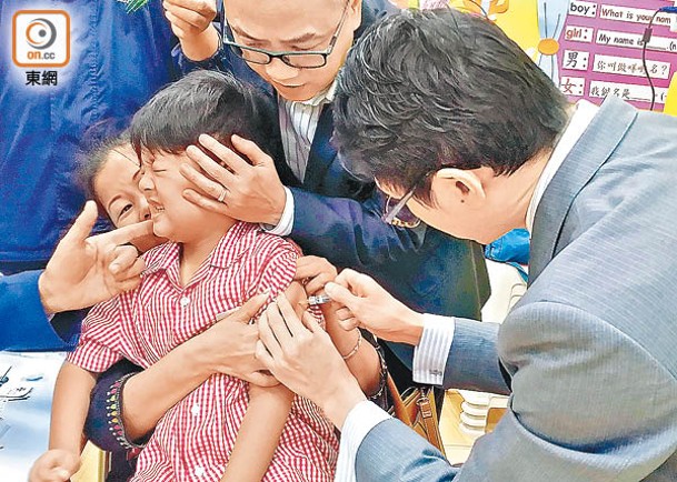 幼童身體抵抗力弱，宜接種流感疫苗。