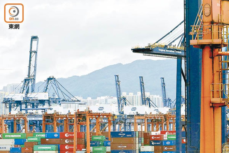 去年本港港口貨櫃吞吐量按年下跌14%，外界預料將跌出全球十大。