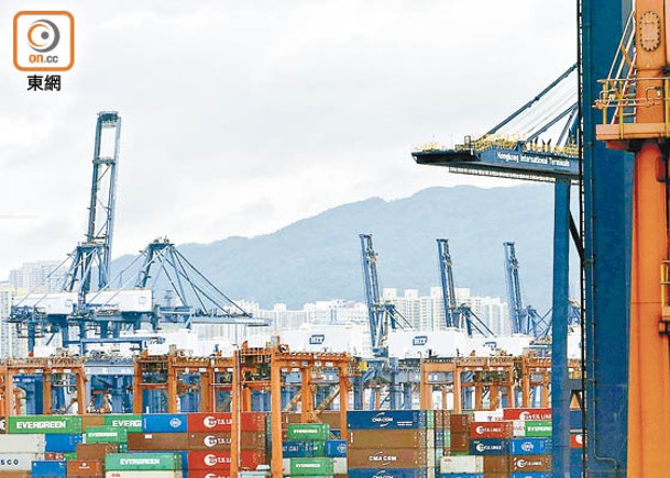 去年本港港口貨櫃吞吐量按年下跌14%，外界預料將跌出全球十大。