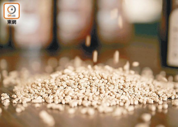麥芽渣再造成貓沙的最大困難是烘乾及除味。