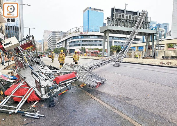 九龍灣有消防鋼梯車發生塌下意外。
