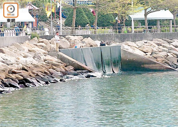 荃灣計劃建旱季截流器，以改善海濱臭味問題。