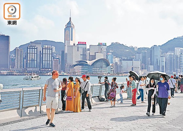 本港被揭綠色金融相關法規落後於新加坡及東京。（袁志豪攝）
