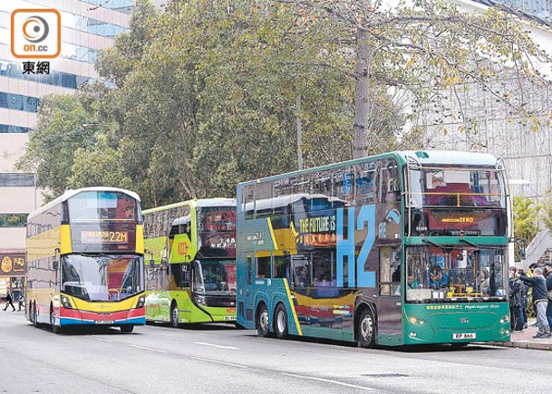市面上已經有氫能雙層巴士在路上行駛。