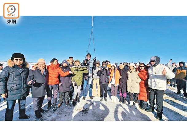 本港中學生設計及製造的小型人造衞星在西伯利亞成功測試升空。