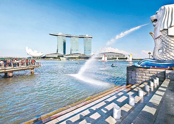 商經局否認香港地位正被新加坡（圖）取代。