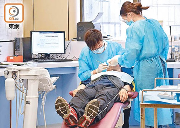 公營牙科服務嚴重短缺，有議員倡為市民購買內地牙科服務或提供資助。