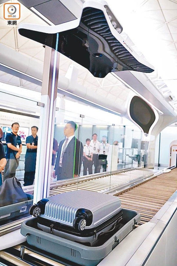 香港國際機場將於下月2日起，分階段改用智能安檢系統。