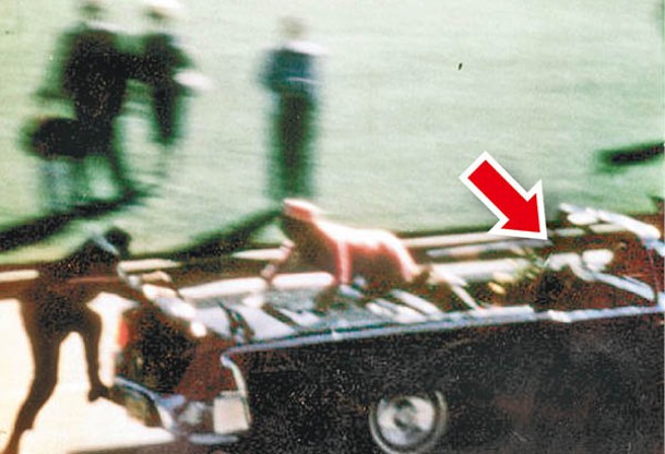約翰‧甘迺迪（箭嘴示）於1963年在德州達拉斯遇刺。