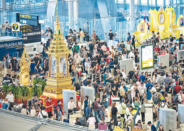 泰國：曼谷機場受微軟壞腦影響，導致大批旅客滯留機場。（Getty Images圖片）