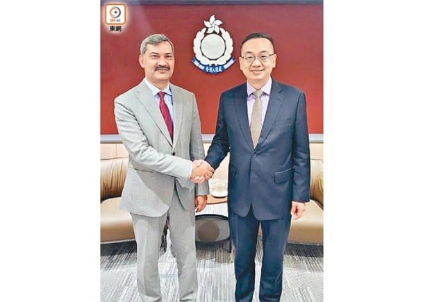 郭俊峯（右）與巴基斯坦駐港總領事Mr Riaz Ahmed Shaikh（左）會面。