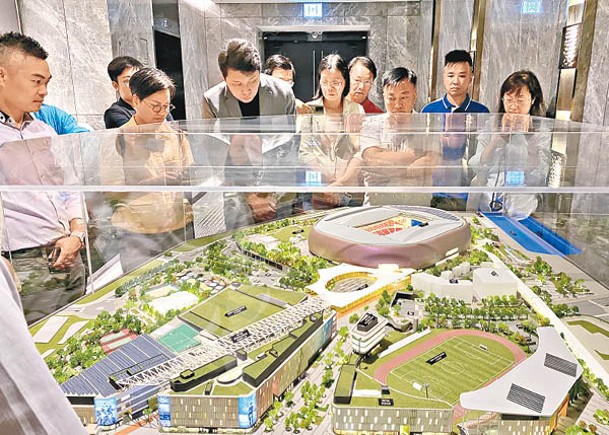 黃大仙區議會議員日前亦有到訪啟德體育園。