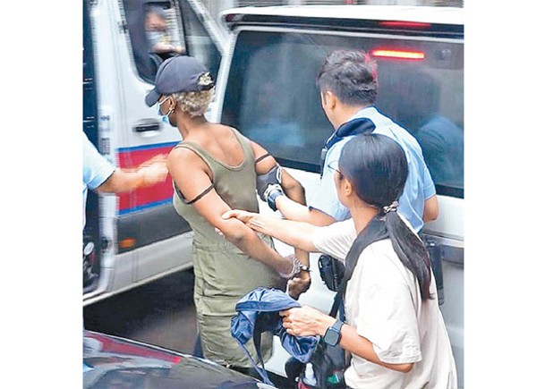 非裔情侶爭執  男友遭拮傷腿