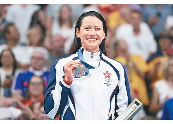 何詩蓓於100米自由泳比賽中奪得銅牌。（Getty Images圖片）