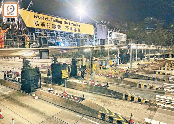 當局現於香港仔隧道原收費廣場，興建巴士轉乘站。