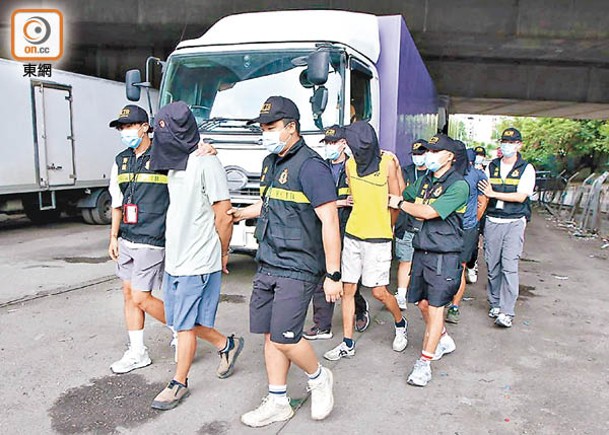 截貨車檢值1800萬私煙  拘4漢