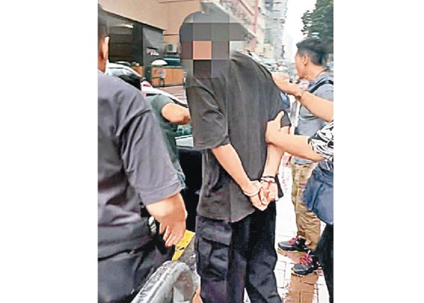 涉案男子被捕。