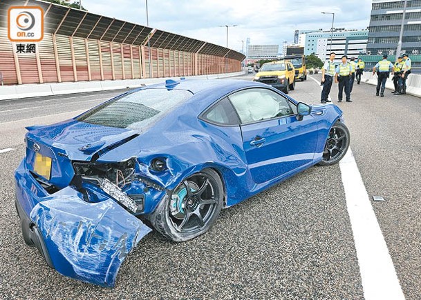 切線撼七人車  跑車打白鴿轉