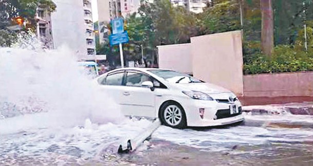 本港近半年發生多宗水管爆裂事件，嚴重影響市民生活。