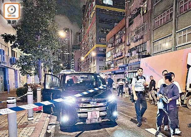 男子遭伏擊爆樽  兩大漢逃遁