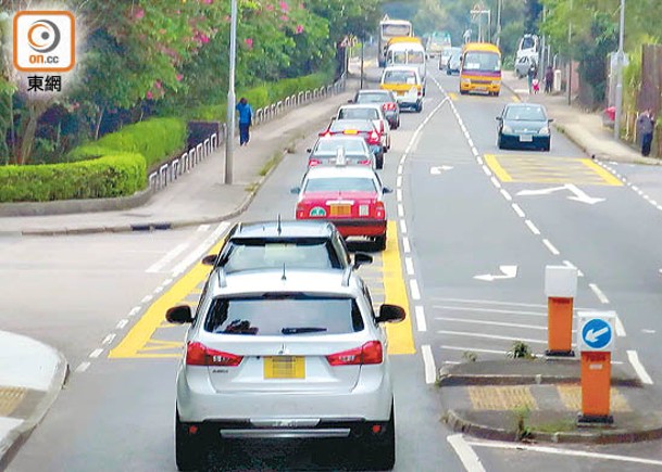 西貢公路擠塞問題嚴重。