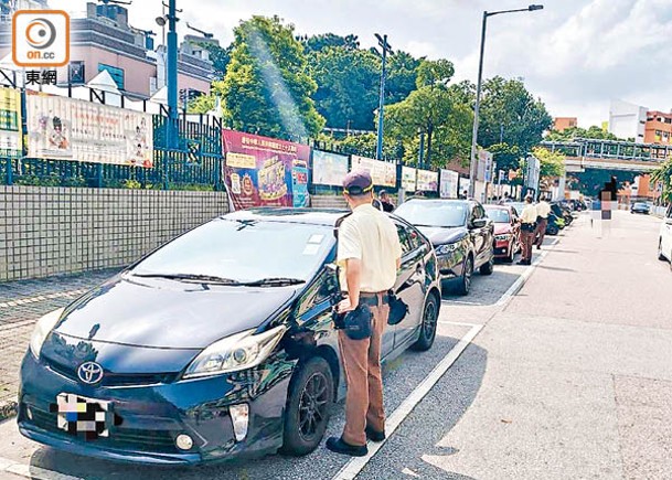 當局擬收緊車輛登記及領牌制度，規管長期未領牌車輛不當棄置。