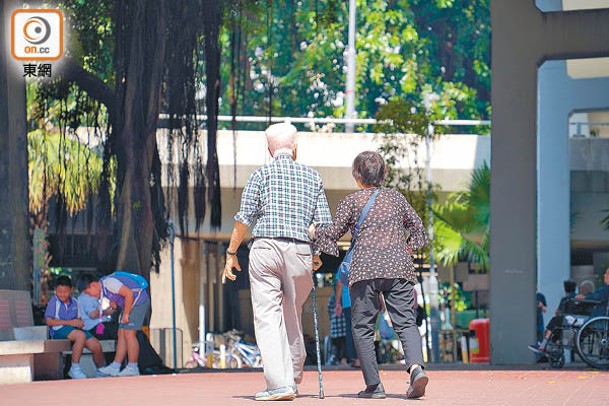 物理治療師不建議長者用按摩槍。