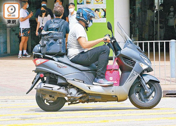 立法保障平台工  勞界憂議而不決