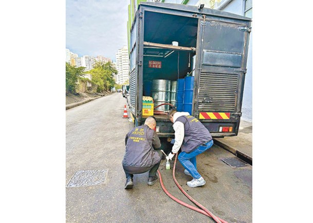 搗非法油站  拘3人將檢控