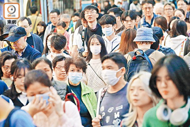 聖誕為本港外遊季節，同時亦是海外學生回港時期。