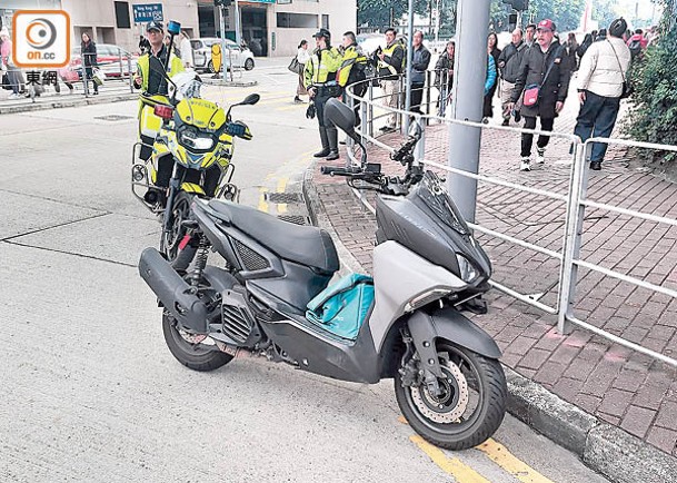 肇事的綿羊仔電單車。（張開裕攝）