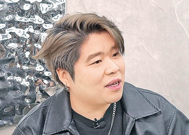 髮型師Jackson Lo指，洗完頭應徹底吹乾頭髮。