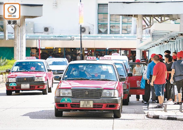 首支的士車隊料3月投入服務