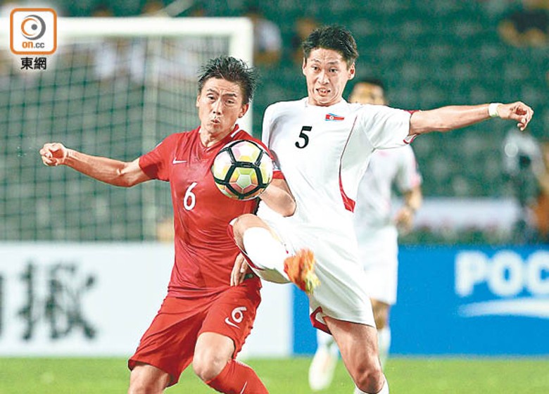 莊恩安達臣2017年率領北韓（白衫）來港，出戰亞洲盃外圍賽。