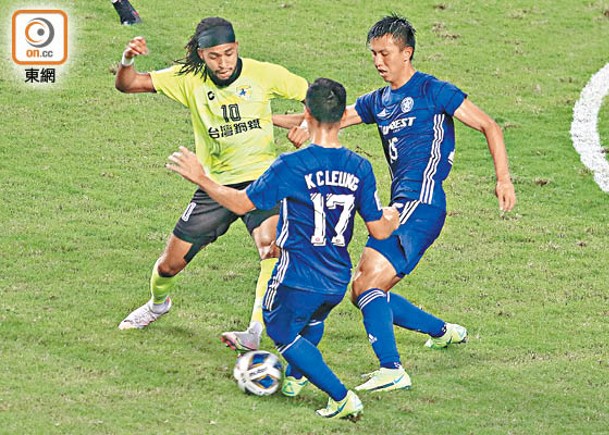 臺南市ＦＣ（黃衫）連續兩屆「亞協盃」與東方龍獅同組。