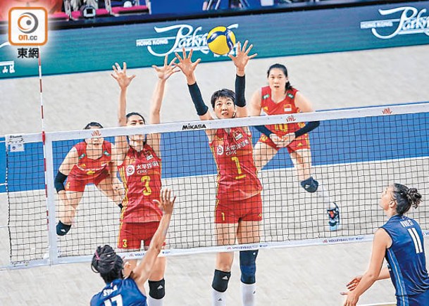 中國女排打足５局不敵意大利。（余樂詩攝）