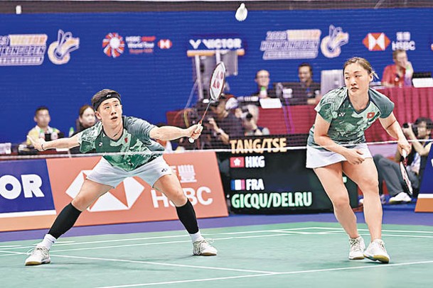 鄧俊文（左）及謝影雪在德國公開賽打破錦標荒。