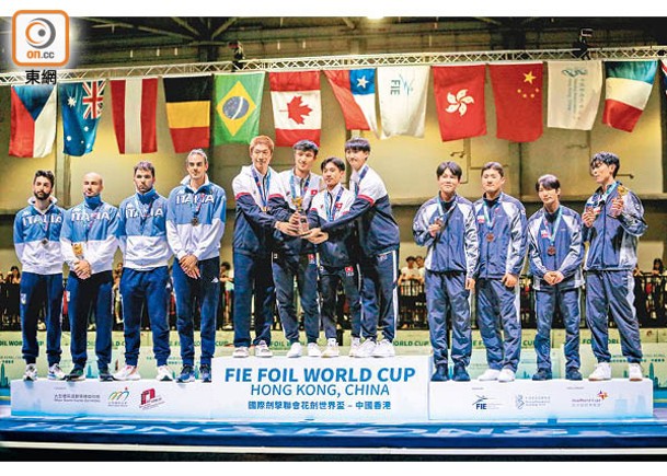 香港男子花劍隊創下歷史，主場贏得世界盃團體賽金牌。