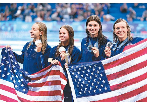 列迪姬（右）成為美國隊史「獎牌天后」。（Getty Images圖片）