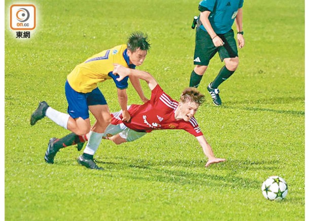 賽馬會青少年足球精英匯 曼聯U16險勝超青聯選手隊