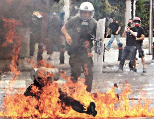 雅典大騷亂火燒銀行3死