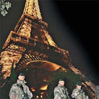 巴黎的艾菲爾鐵塔早前曾發生炸彈驚魂，當局立即加強保安。（資料圖片）
