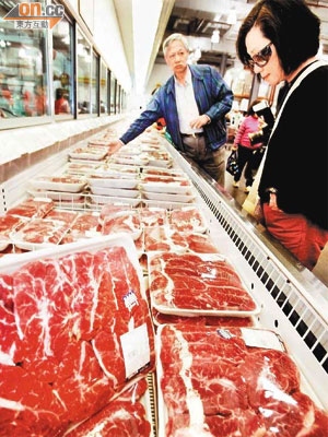 台灣民眾選購牛肉時格外謹慎。	（本報台北傳真）