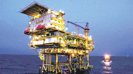 中菲兩國恐因南海石油開採問題再起爭端。圖為中海油鑽油台。