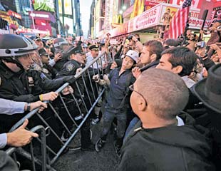 紐約示威者攻佔時代廣場