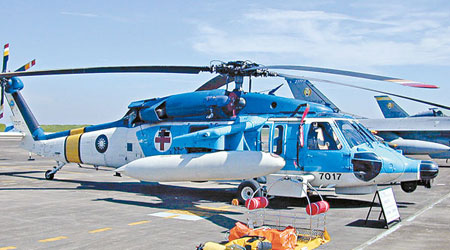 台空軍S-70C海鷗救護直升機執行任務時墮海。（中央社圖片）
