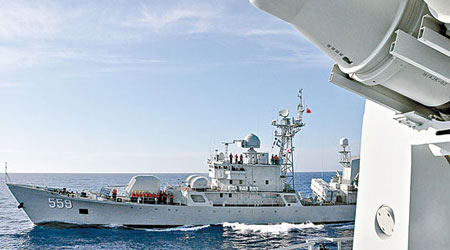 中國海軍曾多次駛入美國經濟專屬海域，圖為東海艦隊早前往西太平洋遠海訓練。（資料圖片）