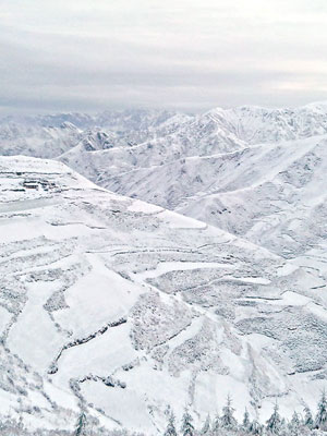甘肅南部地區日前亦出現降雪。（中新社圖片）