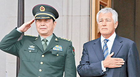 中國國防部部長常萬全到訪五角大樓，與美國國防部部長哈格爾會晤。（中新社圖片）