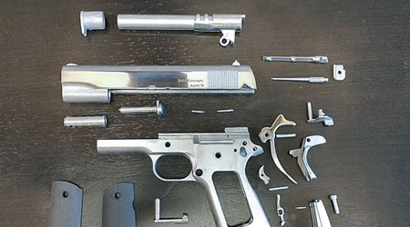 手槍大部分組件均是3D打印而成。